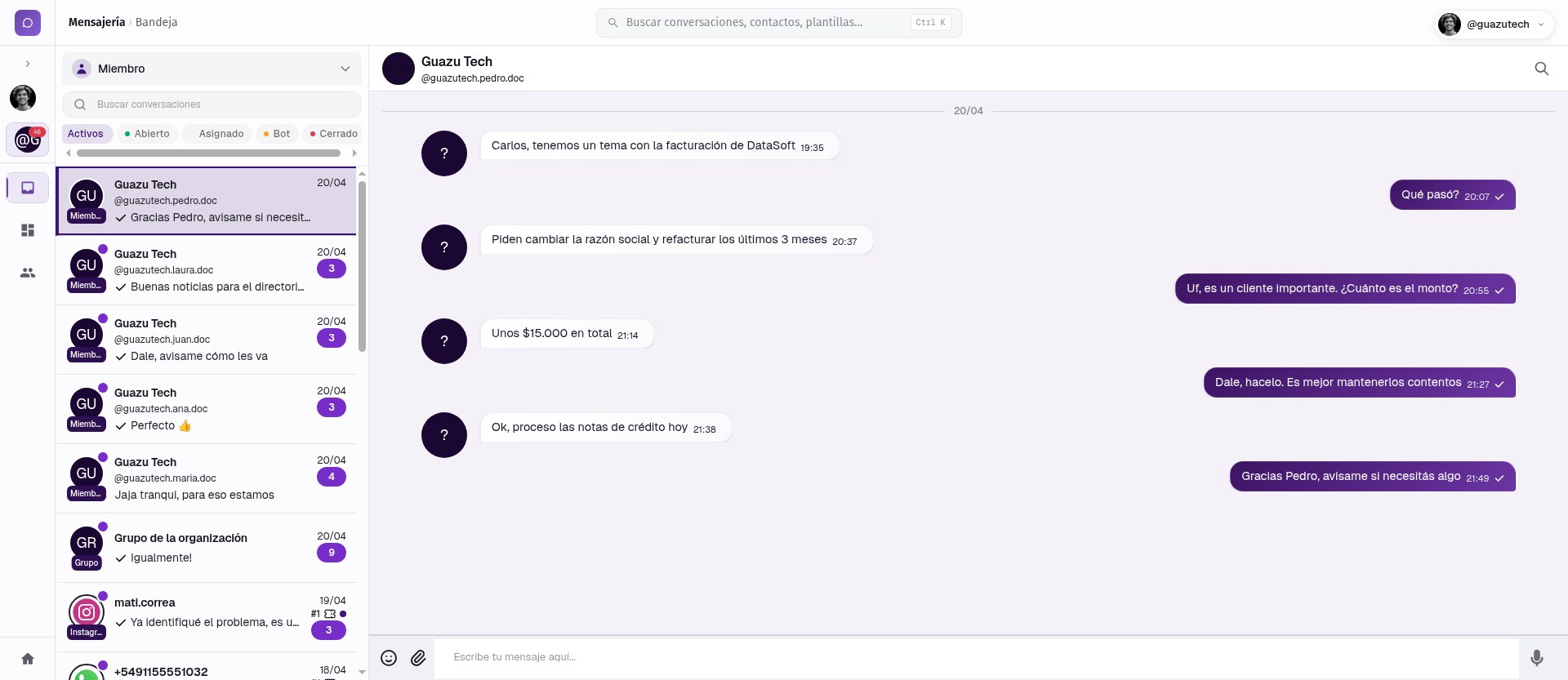 Bandeja omnicanal de Guazú con conversaciones de varios canales.